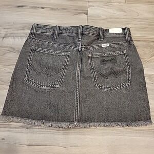 Wrangler Dark Denim Jean Mini Skirt 5 Pockets Womens Small  Black Raw Hem‎ NEW